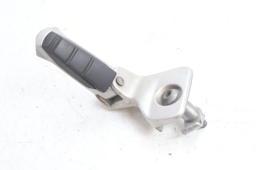 photo de ACHTERSTE LINKER VOETSTEUN BMW C1 125 (2000 - 2003) - Detail van het onderdeel