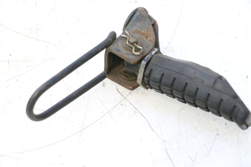 photo de LINKER ACHTERSTE VOETSTEUN HONDA CB TWO FIFTY 250 (1991 - 2002) - Zoom op gebruiksstaat