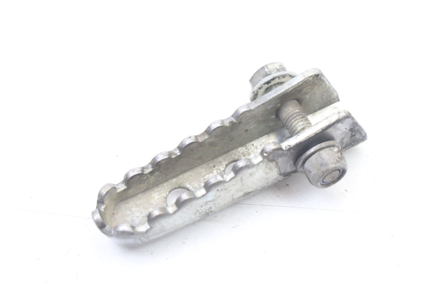 photo de ACHTERSTE LINKER VOETSTEUN DERBI SENDA SM DRD X-TREME 50 (2011 - 2017) - Hoofdaanzicht