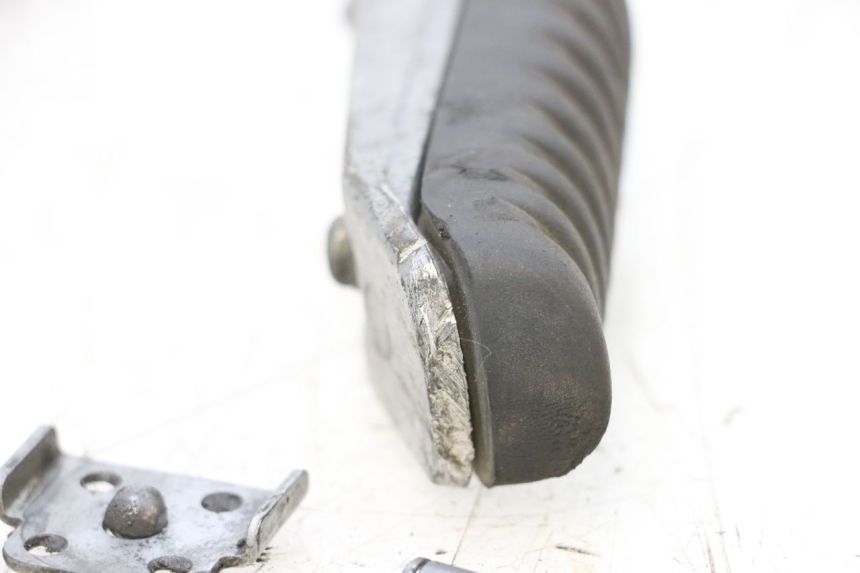 photo de LINKER ACHTERSTE VOETSTEUN KAWASAKI ER-6 ER6 F ABS 650 (2012 - 2016) - Detail van het onderdeel