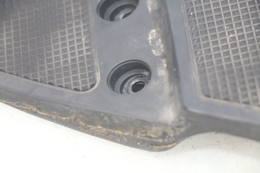 photo de ACHTERSTE LINKER VOETSTEUN HONDA FES PANTHEON 2T 125 (1998 - 2002) - Overzicht