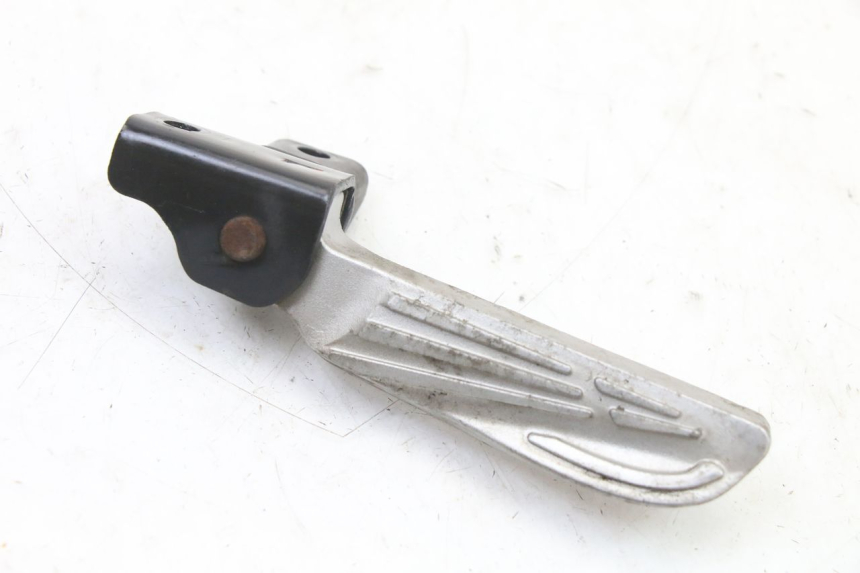 photo de ACHTERSTE LINKER VOETSTEUN SYM FIDDLE 3 III 125 (2014 - 2020) - Detail van het onderdeel