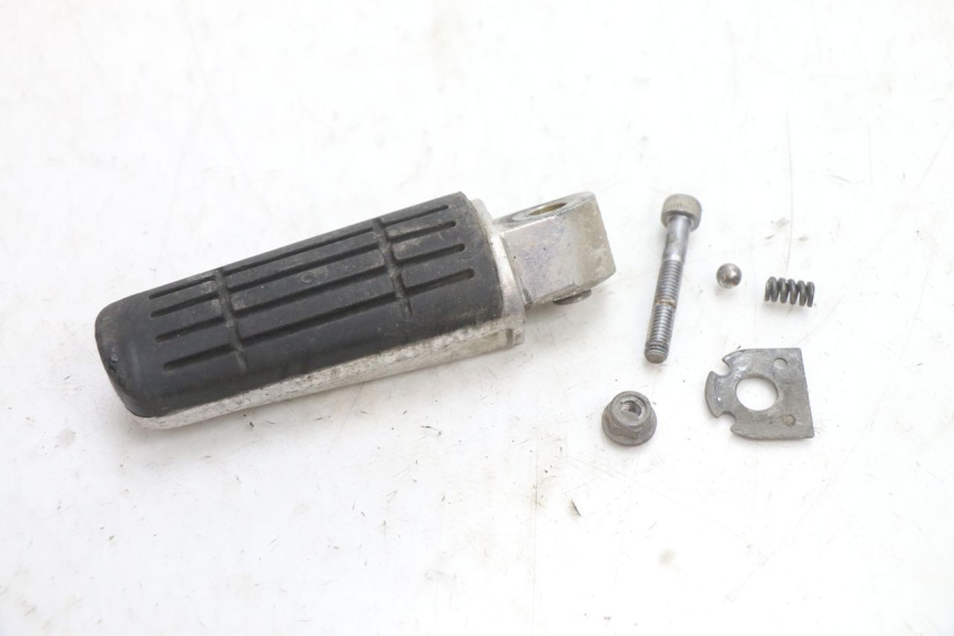 photo de LINKER ACHTERSTE VOETSTEUN YAMAHA FJR 1300 (2001 - 2005) - Hoofdaanzicht