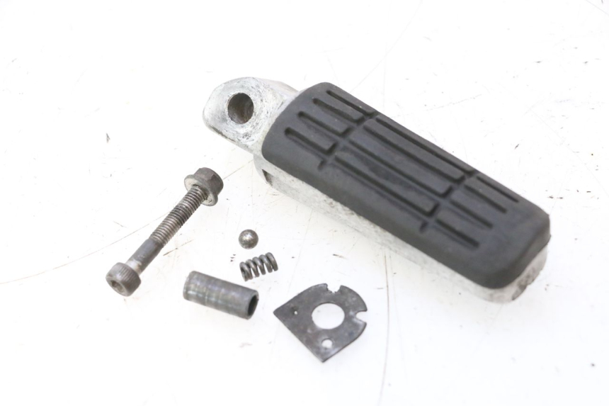 photo de LINKER ACHTERSTE VOETSTEUN YAMAHA FJR 1300 (2001 - 2005) - Hoofdaanzicht