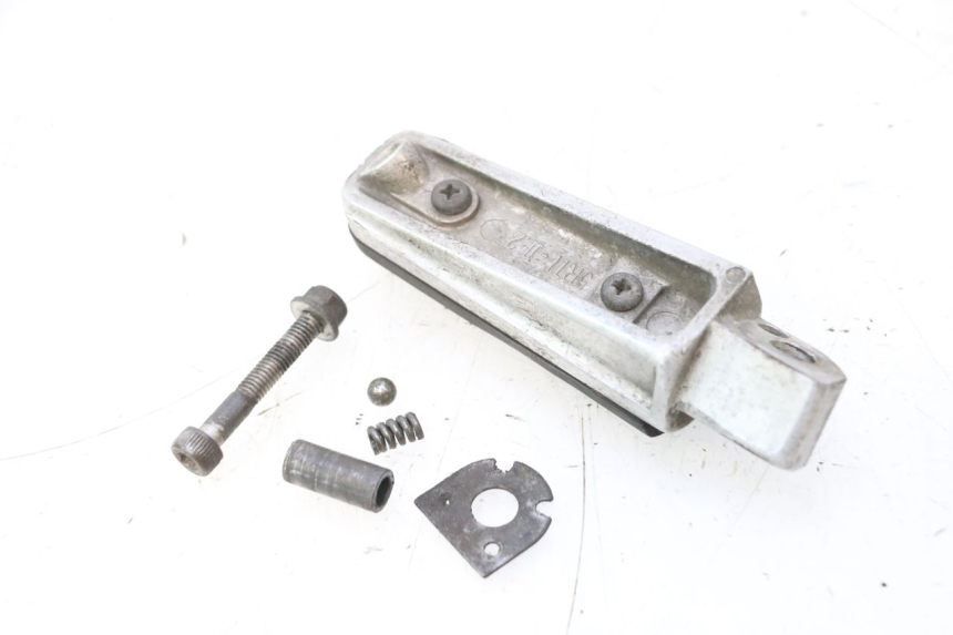 photo de LINKER ACHTERSTE VOETSTEUN YAMAHA FJR 1300 (2001 - 2005) - Bevestigingspunten