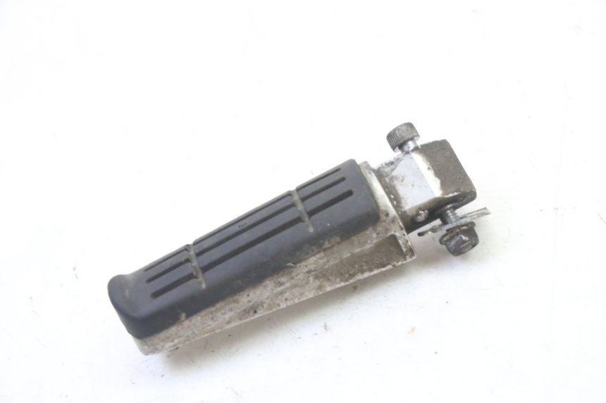 photo de ACHTERSTE LINKER VOETSTEUN YAMAHA FZ6 FAZER S2 600 (2007 - 2011) - Detail van het onderdeel