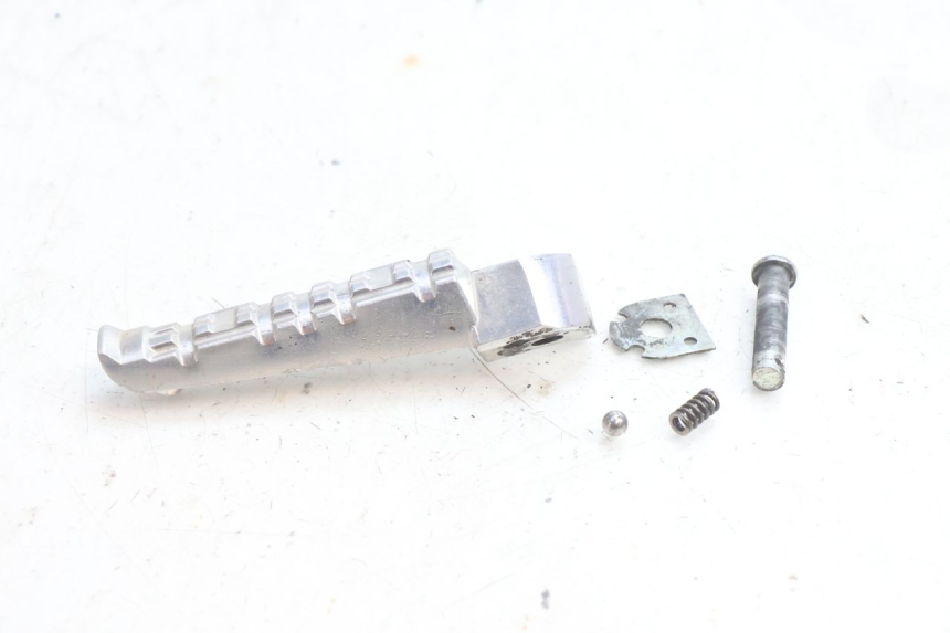photo de LINKER ACHTERSTE VOETSTEUN YAMAHA FZ8 800 (2010 - 2016) - Detail van het onderdeel