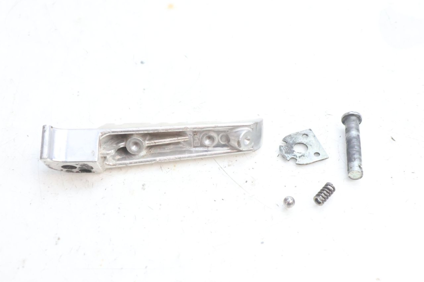 photo de LINKER ACHTERSTE VOETSTEUN YAMAHA FZ8 800 (2010 - 2016) - Andere kijkhoek