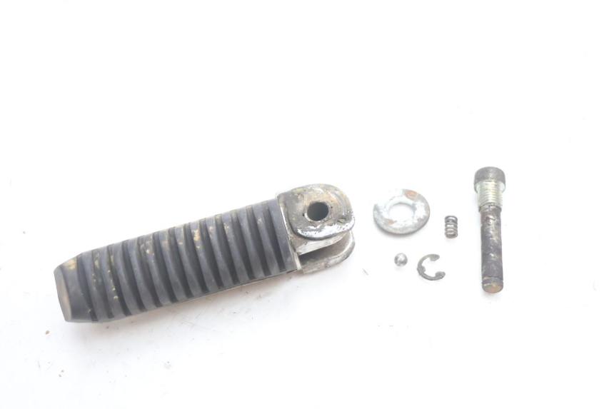 photo de LINKER ACHTERSTE VOETSTEUN SUZUKI GSF N BANDIT 1200 (2001 - 2005) - Detail van het onderdeel