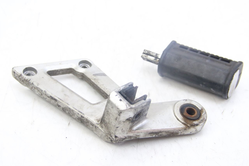 photo de ACHTERSTE LINKER VOETSTEUN SUZUKI GSX-F GSX  F 1100 (1988 - 1994) - Hoofdaanzicht