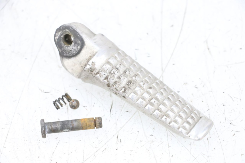 photo de ACHTERSTE LINKER VOETSTEUN SUZUKI GSXR GSX-R 1000 (2003 - 2004) - Hoofdaanzicht