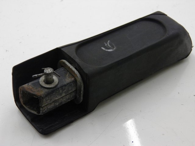 photo de ACHTERSTE LINKER VOETSTEUN HONDA FES S-WING SWING 125 (2007 - 2015) - Andere kijkhoek