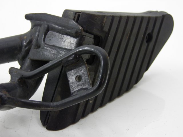 photo de ACHTERSTE LINKER VOETSTEUN HONDA SH 125 (2001 - 2003) - Zoom op gebruiksstaat