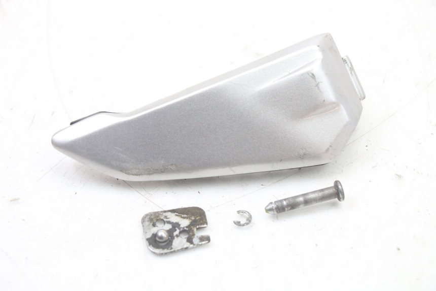 photo de ACHTERSTE LINKER VOETSTEUN HONDA SH i 300 (2015 - 2020) - Hoofdaanzicht