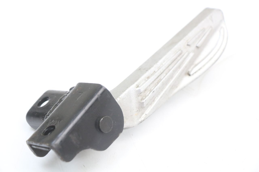 photo de ACHTERSTE LINKER VOETSTEUN SYM JET 14 4T 50 (2018 - 2022) - Detail van het onderdeel