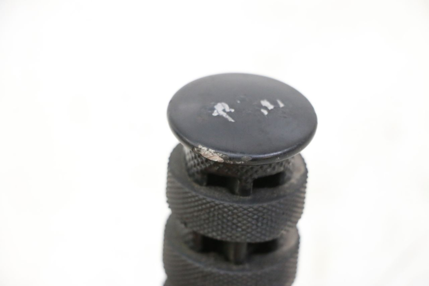 photo de ACHTERSTE LINKER VOETSTEUN KEEWAY K-LIGHT KLIGHT 125 (2018 - 2025) - Detail van het onderdeel