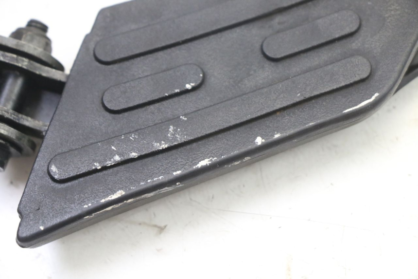 photo de ACHTERSTE LINKER VOETSTEUN PEUGEOT KISBEE 2T 50 (2018 - 2022) - Zoom op gebruiksstaat