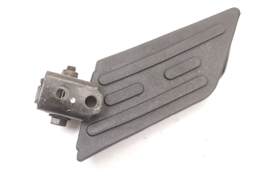 photo de ACHTERSTE LINKER VOETSTEUN PEUGEOT KISBEE 4T 50 (2010 - 2017) - Detail van het onderdeel