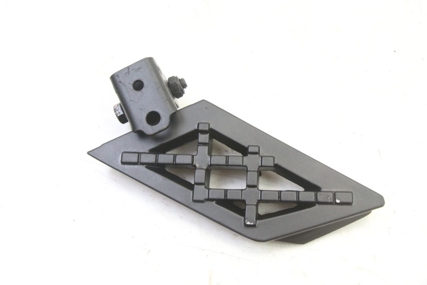 photo de ACHTERSTE LINKER VOETSTEUN PEUGEOT KISBEE 4T 50 (2018 - 2022) - Detail van het onderdeel