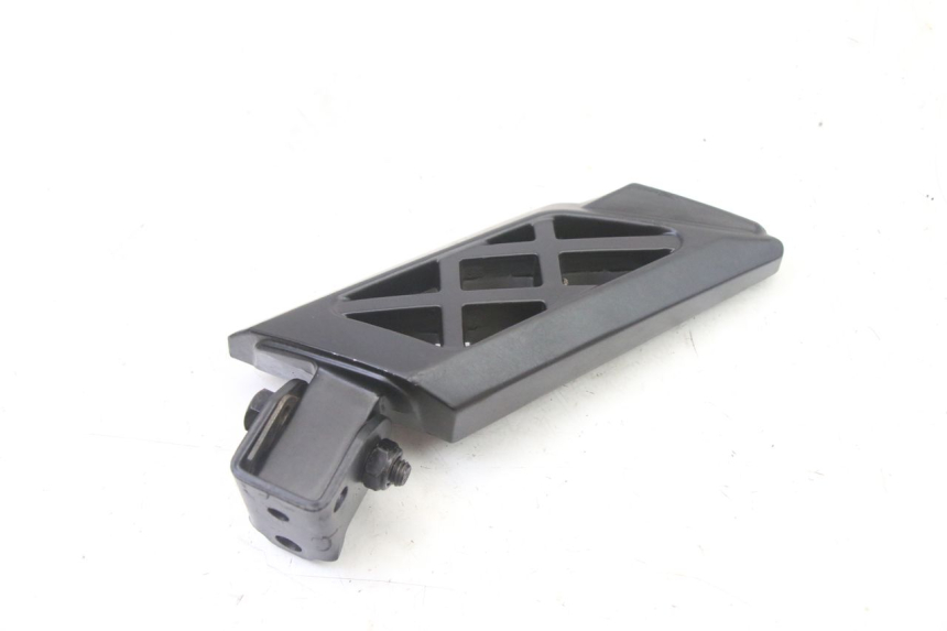 photo de ACHTERSTE LINKER VOETSTEUN PEUGEOT KISBEE 4T 50 (2018 - 2022) - Technische close-up