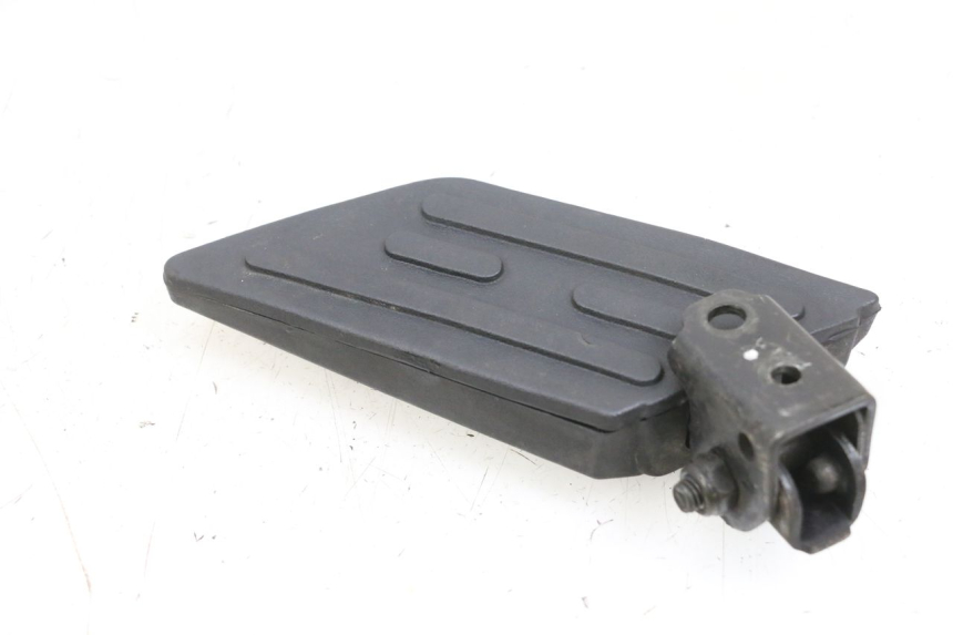 photo de ACHTERSTE LINKER VOETSTEUN PEUGEOT KISBEE 4T 50 (2010 - 2017) - Detail van het onderdeel