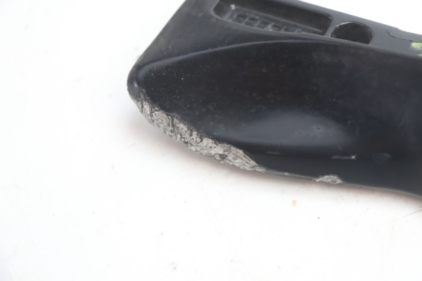photo de LINKER ACHTERSTE VOETSTEUN PIAGGIO MP3 HPE 530 (2022 - 2026) - Detail van het onderdeel