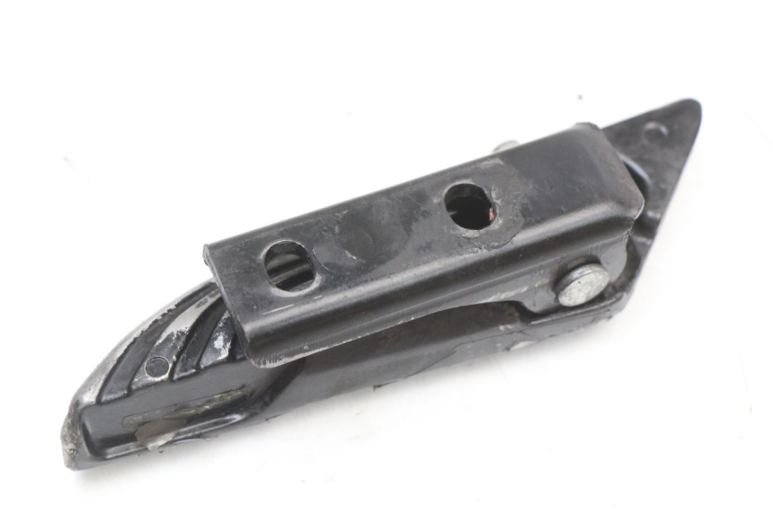 photo de ACHTERSTE LINKER VOETSTEUN PIAGGIO NEW TYPHOON 50 (2018 - 2021) - Detail van het onderdeel