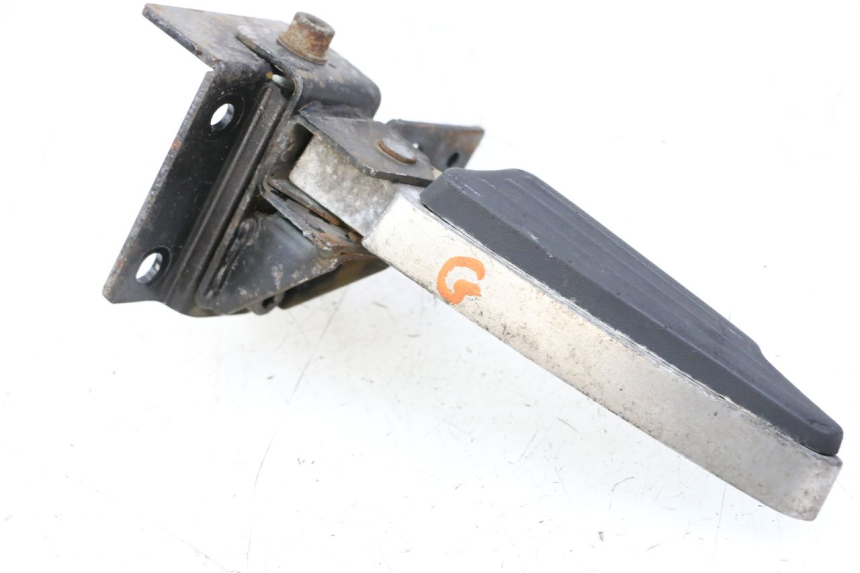 photo de ACHTERSTE LINKER VOETSTEUN PEUGEOT SATELIS 125 (2013 - 2018) - Technische close-up