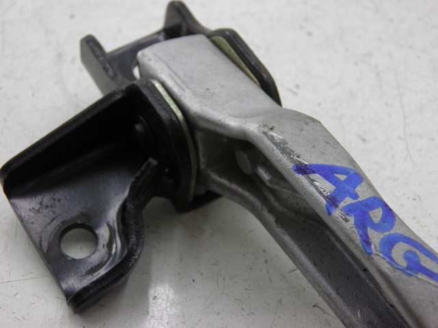 photo de ACHTERSTE LINKER VOETSTEUN PEUGEOT TWEET 125 (2010 - 2017) - Detail van het onderdeel