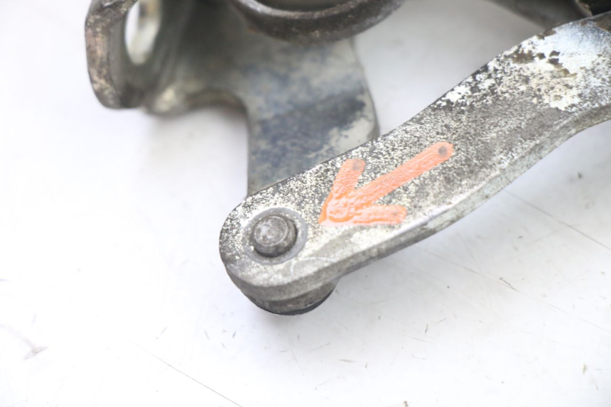 photo de ACHTERSTE LINKER VOETSTEUN PIAGGIO VESPA GRANTURISMO 125 (2003 - 2007) - Andere kijkhoek