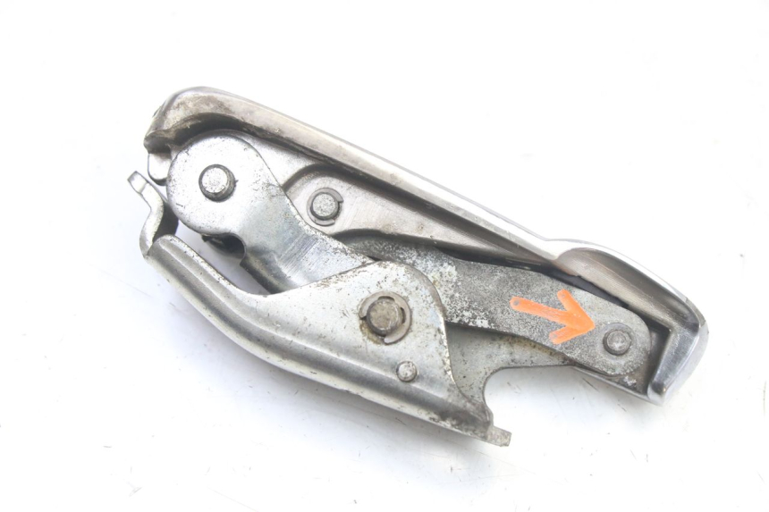 photo de ACHTERSTE LINKER VOETSTEUN PIAGGIO VESPA GRANTURISMO 125 (2003 - 2007) - Staat van het oppervlak