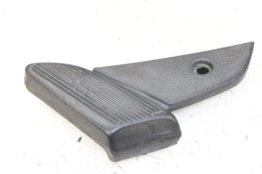photo de ACHTERSTE LINKER VOETSTEUN PIAGGIO VESPA LX IE 125 (2010 - 2012) - Detail van het onderdeel