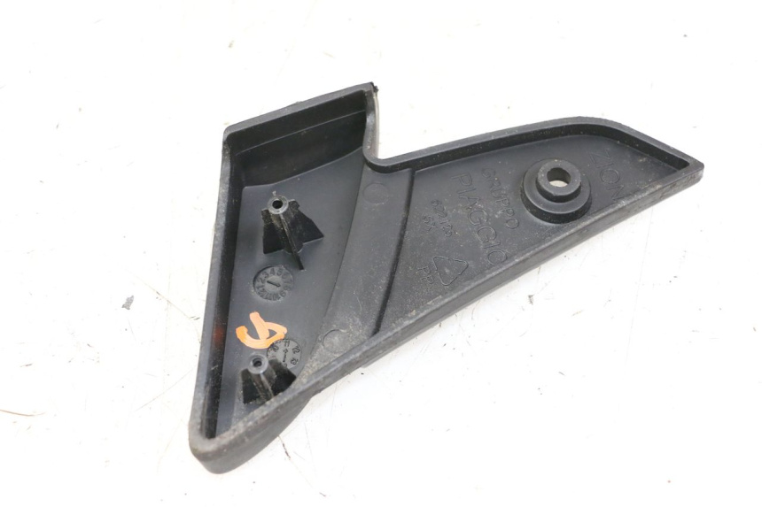 photo de ACHTERSTE LINKER VOETSTEUN PIAGGIO VESPA LX IE 125 (2010 - 2012) - Zoom op gebruiksstaat