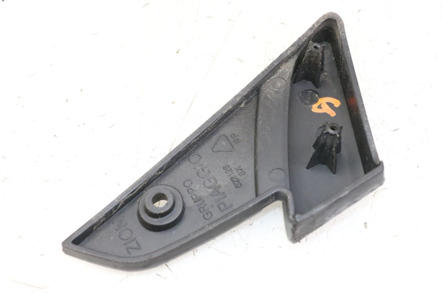 photo de ACHTERSTE LINKER VOETSTEUN PIAGGIO VESPA LX IE 125 (2010 - 2012) - Andere kijkhoek