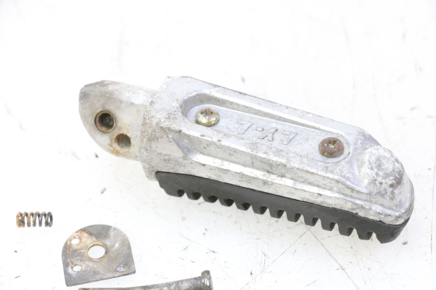 photo de ACHTERSTE LINKER VOETSTEUN MAG POWER R-STREET 50 (2016 - 2025) - Detail van het onderdeel