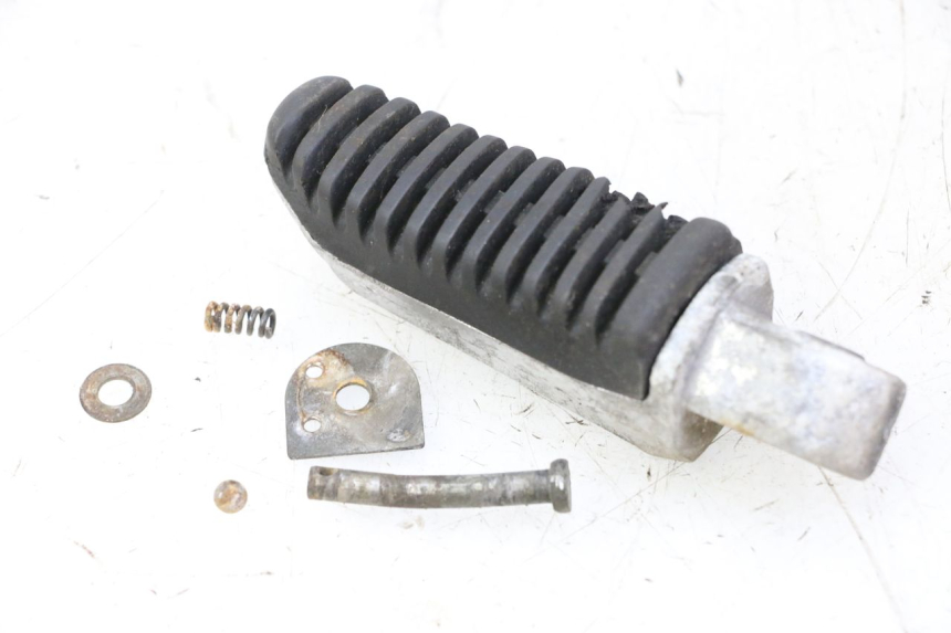 photo de ACHTERSTE LINKER VOETSTEUN MAG POWER R-STREET 50 (2016 - 2025) - Technische close-up