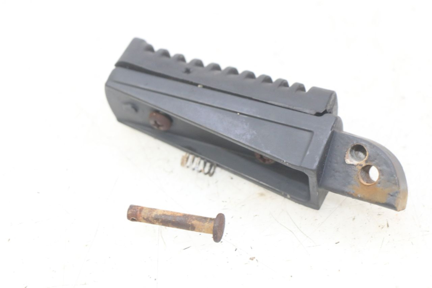 photo de ACHTERSTE LINKER VOETSTEUN YAMASAKI RAPTOR 50 (2013 - 2018) - Zoom op gebruiksstaat