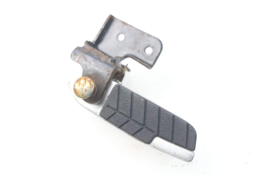 photo de ACHTERSTE LINKER VOETSTEUN DAELIM S3 125 (2010 - 2017) - Zoom op gebruiksstaat