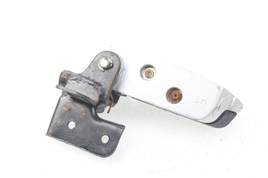 photo de ACHTERSTE LINKER VOETSTEUN DAELIM S3 125 (2010 - 2017) - Andere kijkhoek