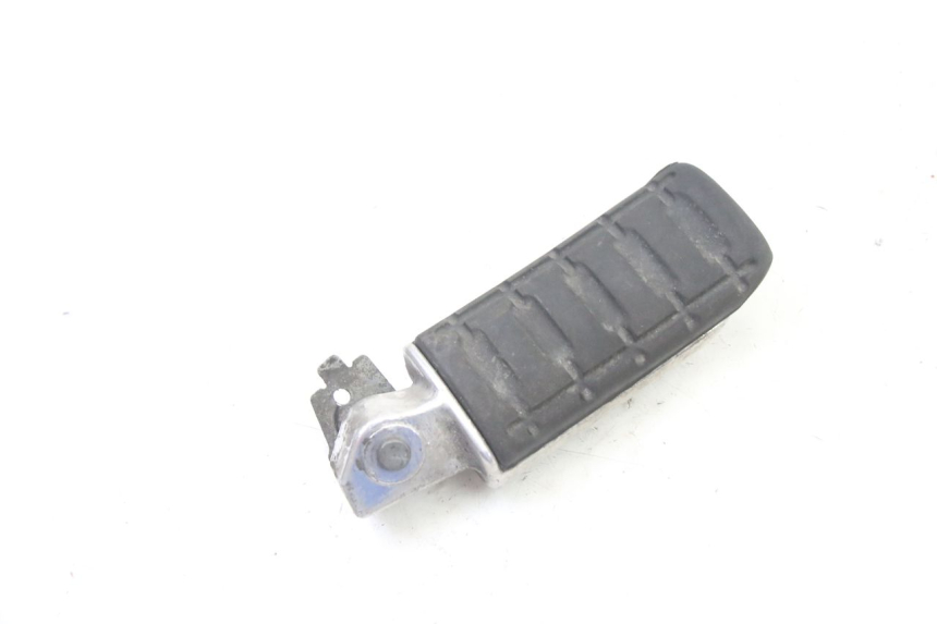 photo de ACHTERSTE LINKER VOETSTEUN HONDA ST PAN EUROPEAN 1300 (2002 - 2013) - Andere kijkhoek