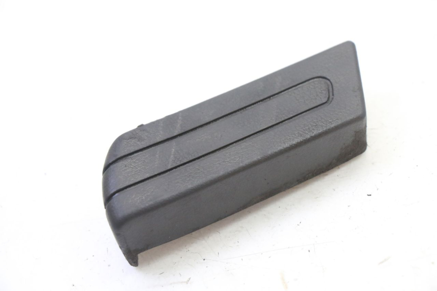 photo de ACHTERSTE LINKER VOETSTEUN PIAGGIO SUPER LX 125 (2000 - 2003) - Detail van het onderdeel