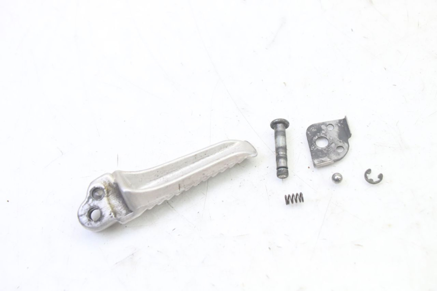 photo de ACHTERSTE LINKER VOETSTEUN SUZUKI SV S 650 (2003 - 2009) - Technische close-up