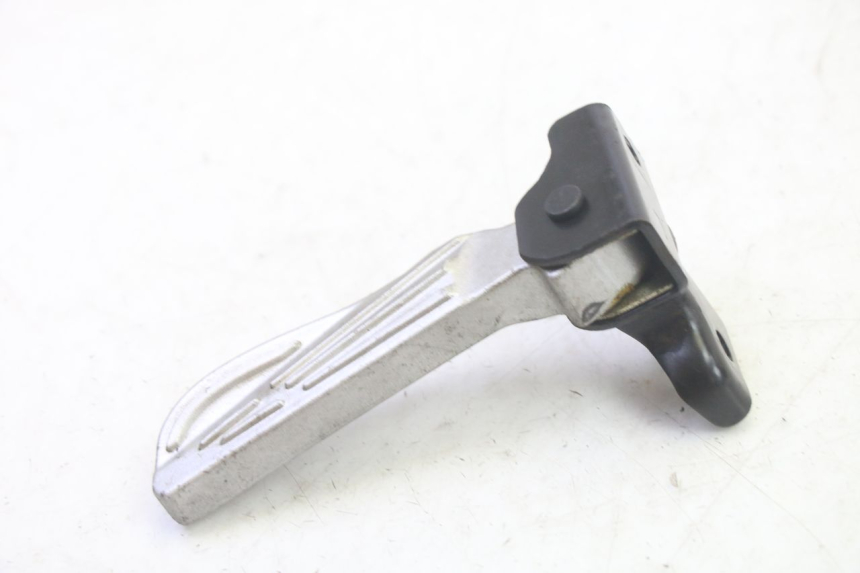 photo de ACHTERSTE LINKER VOETSTEUN PEUGEOT TWEET PRO EFI 4T 50 (2021 - 2022) - Detail van het onderdeel