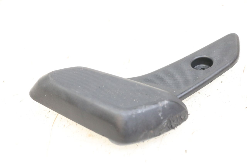 photo de ACHTERSTE LINKER VOETSTEUN PIAGGIO VESPA PRIMAVERA 4T 50 (2021 - 2024) - Hoofdaanzicht