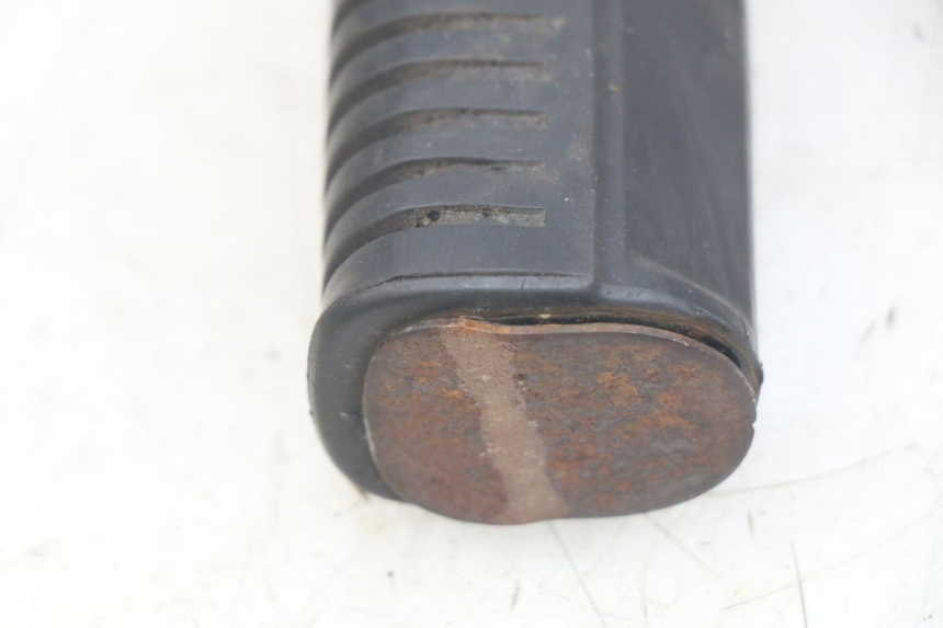 photo de ACHTERSTE LINKER VOETSTEUN DAELIM VL DAYSTAR 125 (2000 - 2011) - Detail van het onderdeel