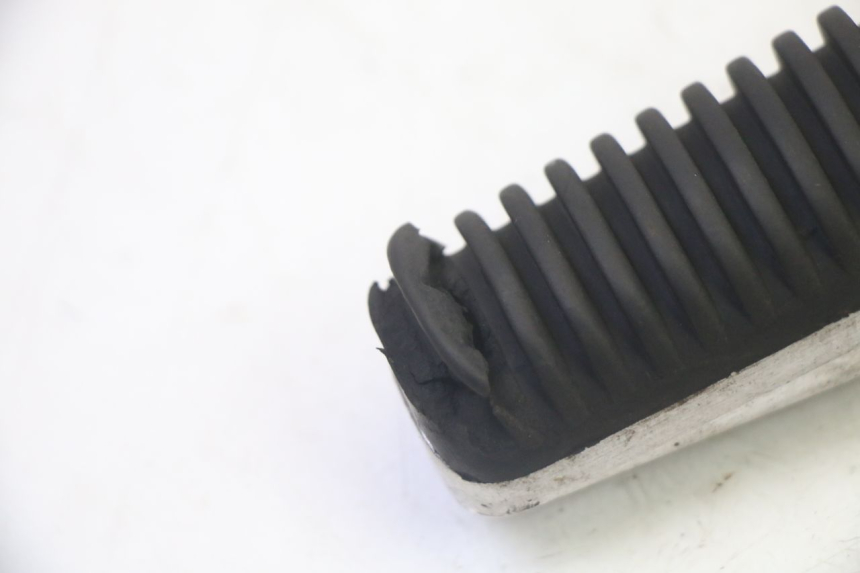 photo de ACHTERSTE LINKER VOETSTEUN YAMAHA X-MAX XMAX 250 (2006 - 2009) - Zoom op gebruiksstaat