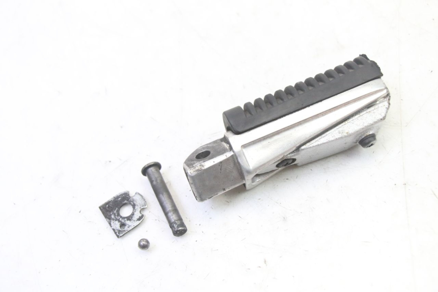 photo de ACHTERSTE LINKER VOETSTEUN YAMAHA XJ6 ABS 600 (2008 - 2016) - Andere kijkhoek