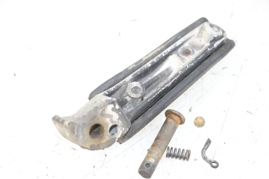 photo de ACHTERSTE LINKER VOETSTEUN YAMAHA XJN DIVERSION 600 (2000 - 2003) - Andere kijkhoek