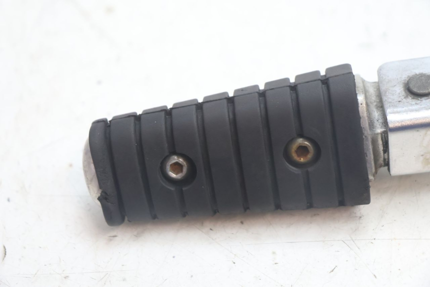 photo de LINKER ACHTERSTE VOETSTEUN YAMAHA XV VIRAGO 535 (1988 - 2004) - Detail van het onderdeel