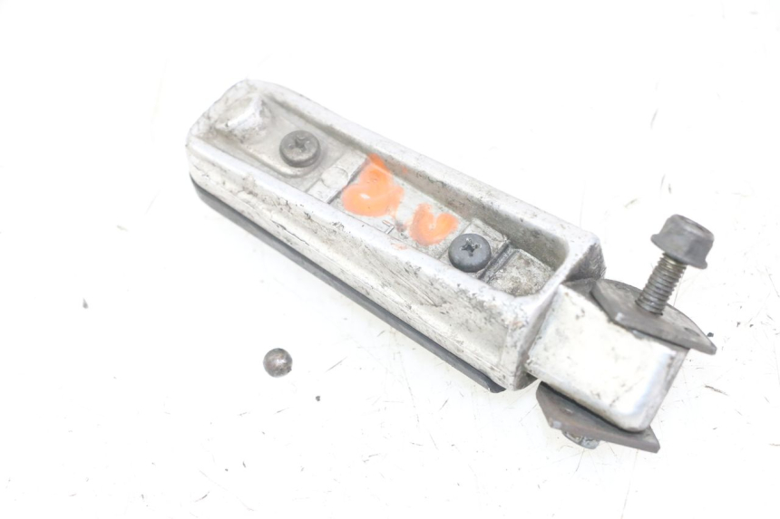 photo de ACHTERSTE LINKER VOETSTEUN YAMAHA FZS FAZER 600 (2001 - 2003) - Zoom op gebruiksstaat